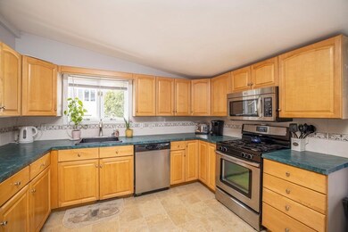 7 Beecher St, East Weymouth, MA 02189 - photo 3
