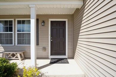 03-8114-Cypress-Cir-WindowStill-04