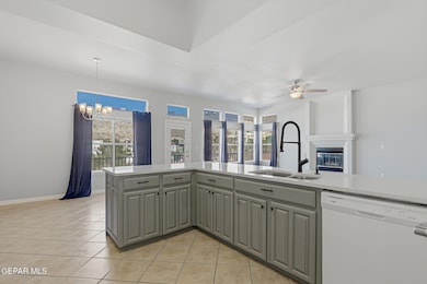 4717 Excalibur Dr unit B, El Paso, TX 79902 - photo 5