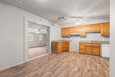 1102 N St, Barling, AR 72923 - photo 6