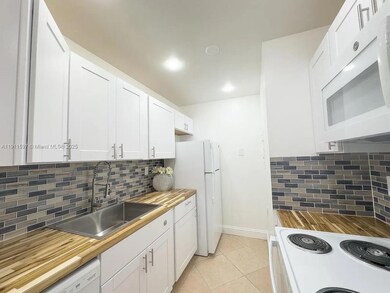 1201 Lake Victoria Dr unit P, West Palm Beach, FL 33411 - photo 7