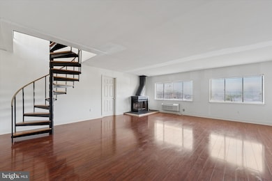 200 10 Lombard St unit 804, Philadelphia, PA 19147 - photo 5