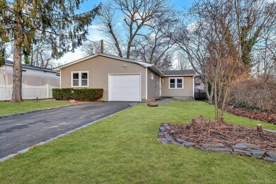 21 John Dr, Farmingville, NY 11738 - photo 2