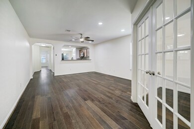 8947 Spurflower Path Ln, Houston, TX 77075 - photo 3