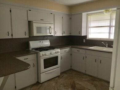 946 Mulberry Ln, Brazoria, TX 77422 - photo 5