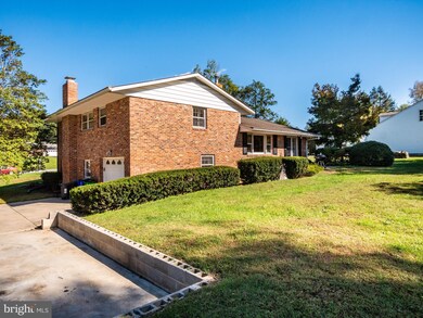 10813 Hunting Ln, Columbia, MD 21044 - photo 5