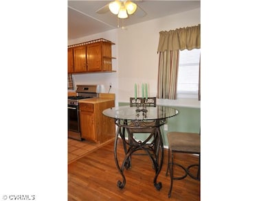 Breakfast Nook - Dining Area adjacent to Kitchen