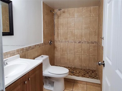 6065 NW 186th St unit 106, Hialeah, FL 33015 - photo 3