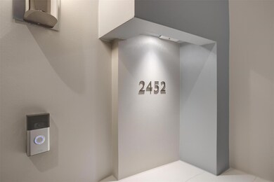 2452