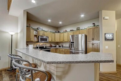42 Blue Iris Way unit 10, Fitchburg, WI 53711 - photo 4