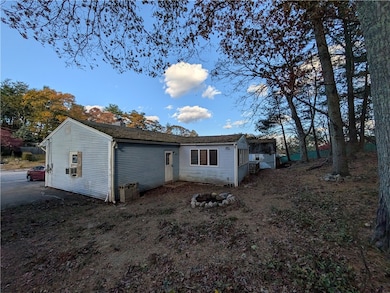 8 Grant Dr, Coventry, RI 02816 - photo 3