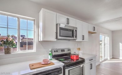2033 Hassell Ave, North Las Vegas, NV 89032 - photo 4