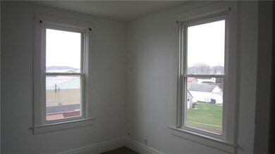 218 Emerson St, Vandergrift, PA 15690 - photo 3