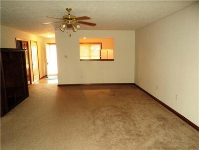 1019 Hilltop Commons Blvd, Whiteland, IN 46184 - photo 3