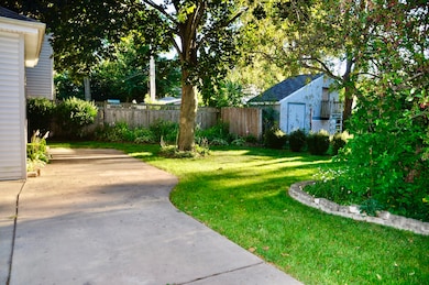 110 W 12th Ave, Naperville, IL 60563 - photo 3