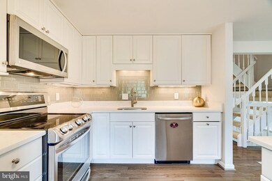 6812 Hutchison St, Falls Church, VA 22043 - photo 4