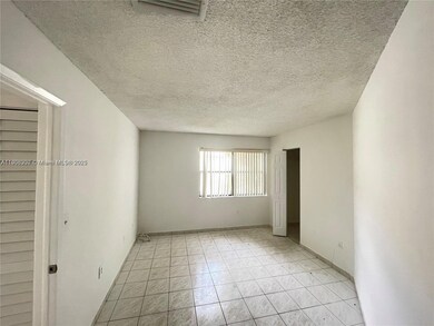 680 W Park Dr unit 3201, Miami, FL 33172 - photo 4