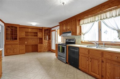 1088 Soffa Rd, East Greenville, PA 18041 - photo 7