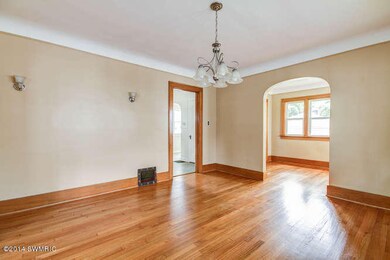 242 Knapp St NE Grand Rapids-small-009-D