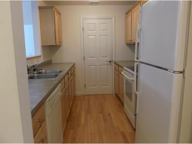 99 Eldredge St, South Burlington, VT 05403 - photo 3