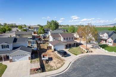 4016 W 200 N (1 of 64)