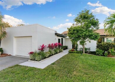 View of front of house with an attached garage, dr