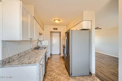 1926 W 2nd St - Web Quality - 004 - 05 K