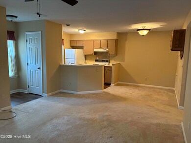 1203 Wilshire Cir, Aberdeen, NC 28315 - photo 6