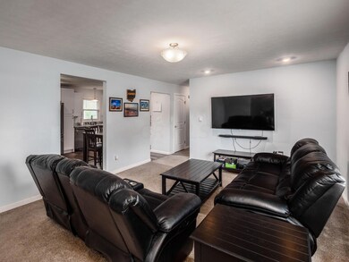 010_df4e57_A 208 W Center_010