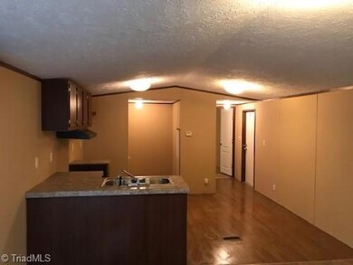 2338 Woodfield Dr, Sophia, NC 27350 - photo 4