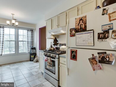 4057 Chetham Way unit 3, Woodbridge, VA 22192 - photo 3