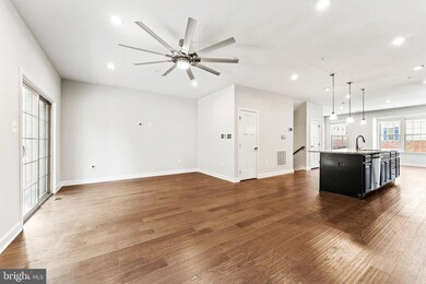 8018 Spring Arbor Dr, Laurel, MD 20707 - photo 3