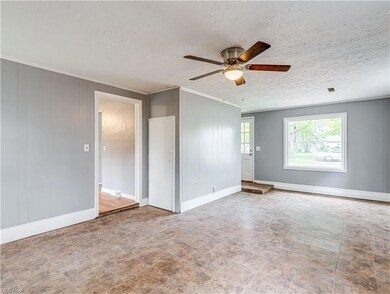 4885 Saddlewood Dr, Sheffield Lake, OH 44054 - photo 7