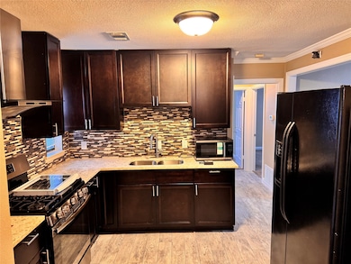 912 Iowa St, Irving, TX 75060 - photo 7