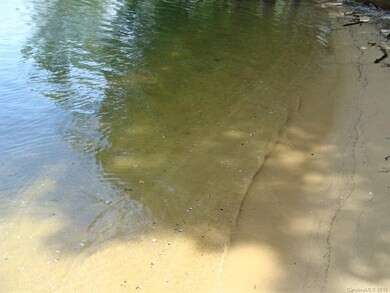 NICE SANDY BEACH SHORELINE!
