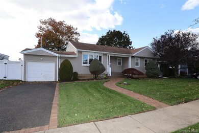 726 Meisser St, Franklin Square, NY 11010 - photo 2