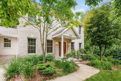 002-Front_Entrance-1802043-small