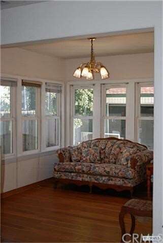dual paned windows, this area may be used as a din