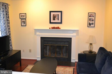 5715 Brewer House Cir unit 201, Rockville, MD 20852 - photo 7