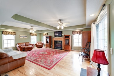 64 Hillcrest Cir, Westfield, MA 01085 - photo 2