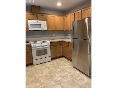 14711 NE Couch St, Portland, OR 97230 - photo 5