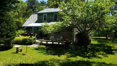 233 Daggett Ave, Vineyard Haven, MA 02568 - photo 5