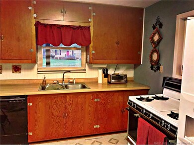 213 Mary St, Jeffersonville, IN 47130 - photo 7