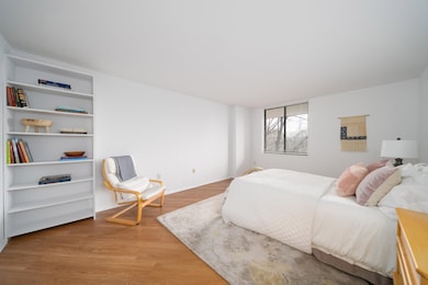 Harmon Cove Tower, Secaucus, NJ 07094 - photo 4