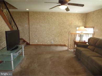 12050 Waldemire Dr, Philadelphia, PA 19154 - photo 5