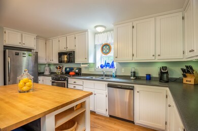 716 Berry River Rd, Barrington, NH 03825 - photo 4