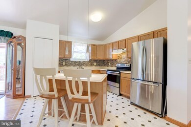 603 Cinnamon Tree Ct, Catonsville, MD 21228 - photo 5