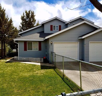 1059 NE Hidden Valley Dr, Bend, OR 97701 - photo 4