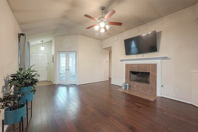 2727 Donellan Dr, Houston, TX 77088 - photo 7