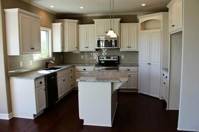 1907 Sequoia Dr, Raymore, MO 64083 - photo 5